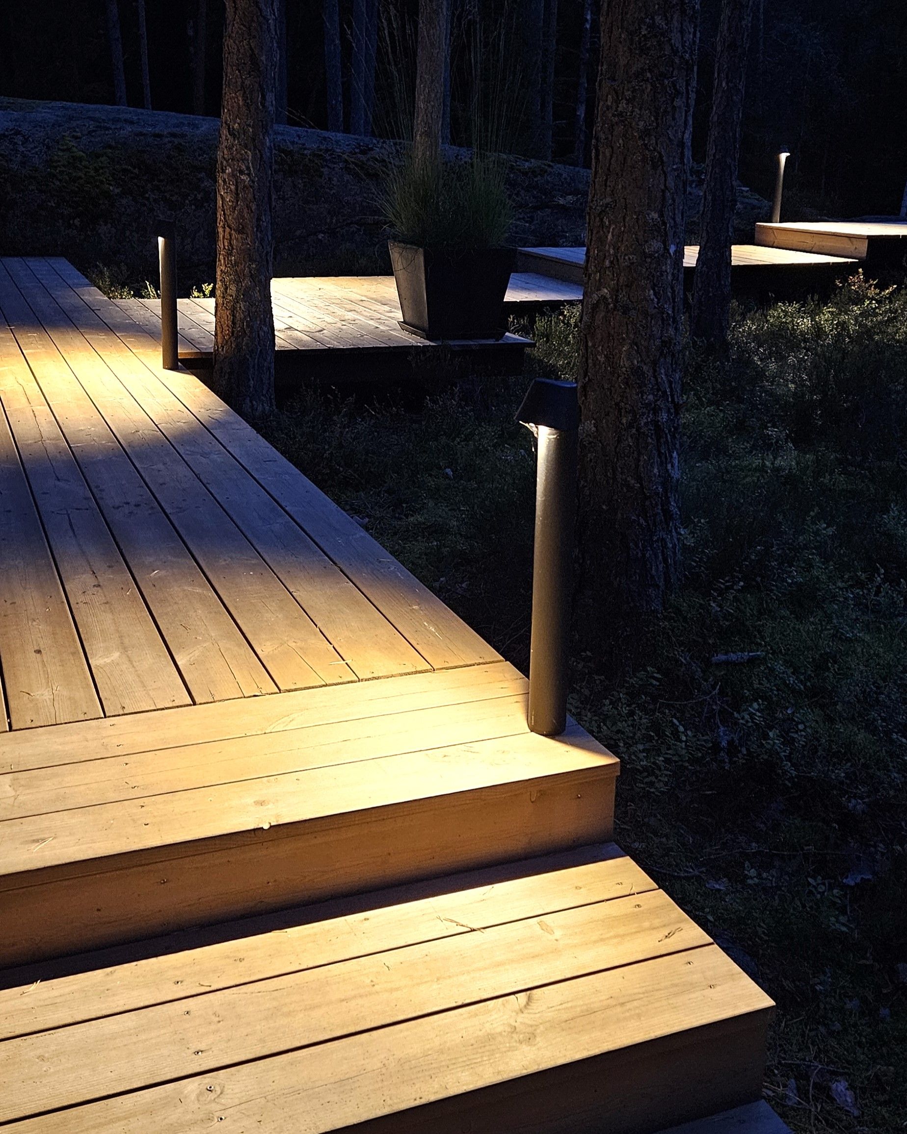 gardenlights, terassikäytävä, pihavalaisin